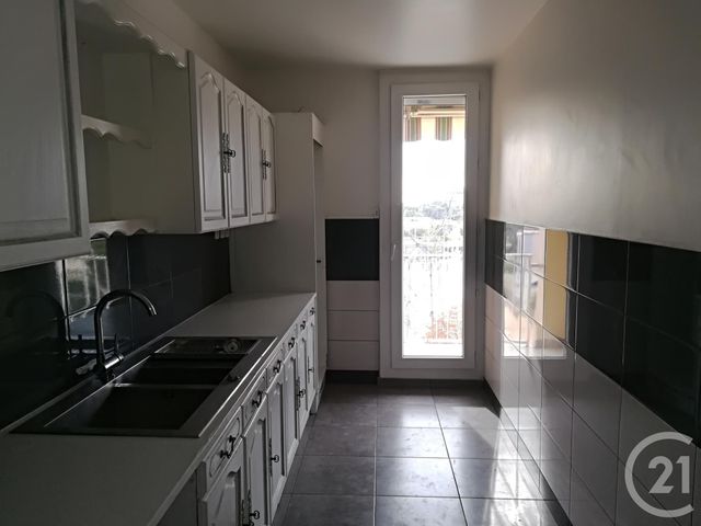 Afficher la photo en grand Appartement F3 à louer - 3 pièces - 65.55 m2 - TOULON - 83 - PROVENCE-ALPES-COTE-D-AZUR - Century 21 Ouest Immo