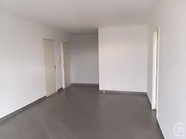 Afficher la photo en grand Appartement F3 à louer - 3 pièces - 65.55 m2 - TOULON - 83 - PROVENCE-ALPES-COTE-D-AZUR - Century 21 Ouest Immo