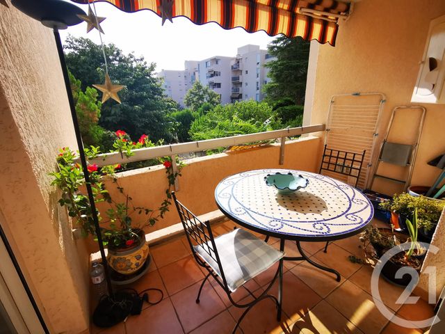 Afficher la photo en grand Appartement T4 à vendre - 4 pièces - 77.12 m2 - TOULON - 83 - PROVENCE-ALPES-COTE-D-AZUR - Century 21 Ouest Immo