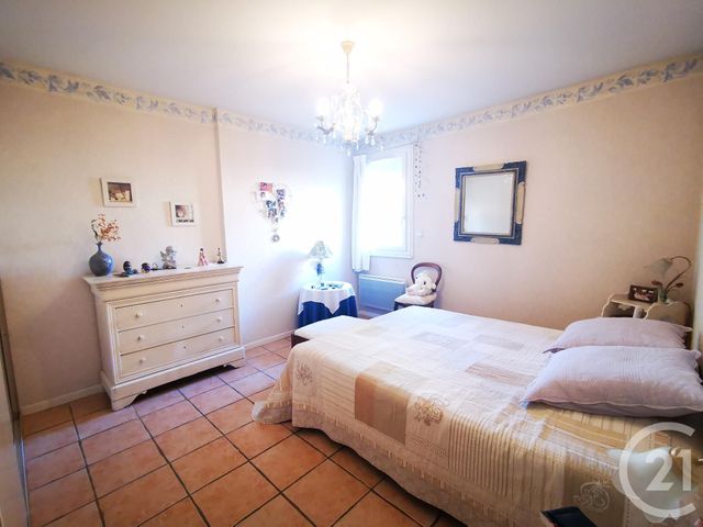 Afficher la photo en grand Appartement T4 à vendre - 4 pièces - 77.12 m2 - TOULON - 83 - PROVENCE-ALPES-COTE-D-AZUR - Century 21 Ouest Immo