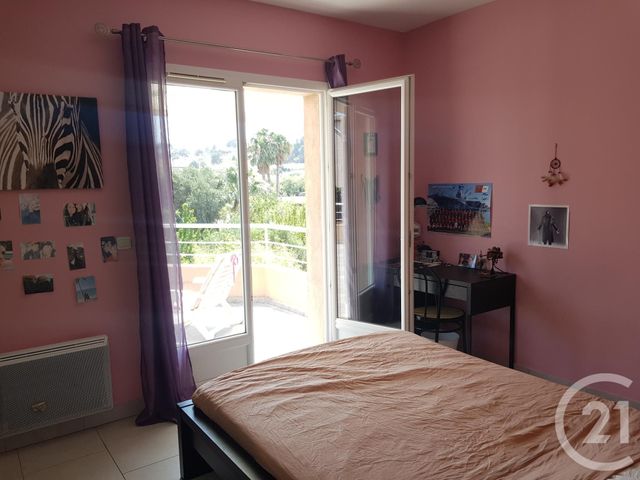 maison à vendre - 5 pièces - 132.99 m2 - CARQUEIRANNE - 83 - PROVENCE-ALPES-COTE-D-AZUR - Century 21 Ouest Immo maison à vendre - 5 pièces - 132.99 m2 - CARQUEIRANNE - 83 - PROVENCE-ALPES-COTE-D-AZUR - Century 21 Ouest Immo