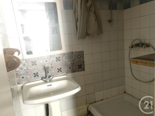 Afficher la photo en grand Studio à vendre - 1 pièce - 44.0 m2 - TOULON - 83 - PROVENCE-ALPES-COTE-D-AZUR - Century 21 Ouest Immo