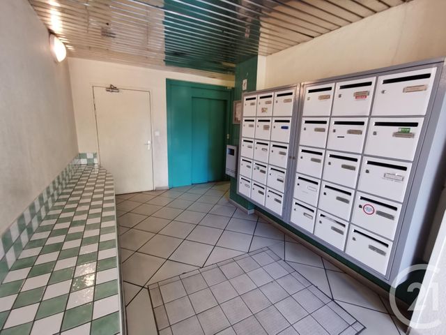 Afficher la photo en grand appartement à vendre - 2 pièces - 33.63 m2 - TOULON - 83 - PROVENCE-ALPES-COTE-D-AZUR - Century 21 Ouest Immo