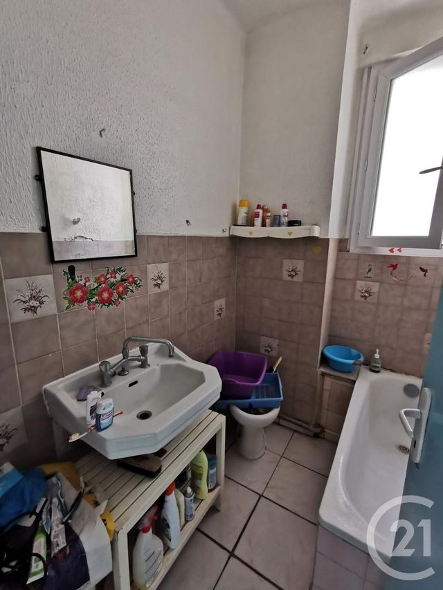 Appartement F4 à vendre - 4 pièces - 66.0 m2 - TOULON - 83 - PROVENCE-ALPES-COTE-D-AZUR - Century 21 Ouest Immo Appartement F4 à vendre - 4 pièces - 66.0 m2 - TOULON - 83 - PROVENCE-ALPES-COTE-D-AZUR - Century 21 Ouest Immo