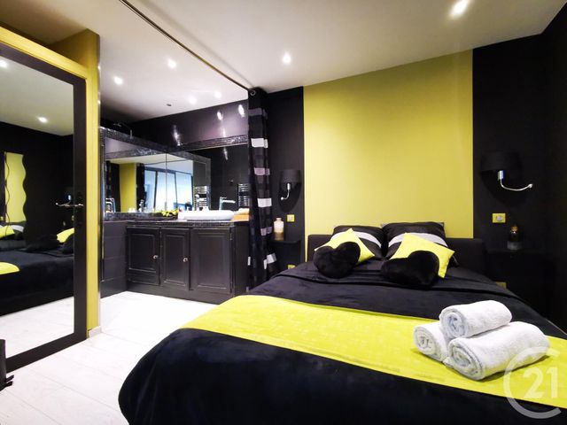 Afficher la photo en grand Appartement Loft à vendre - 2 pièces - 49.05 m2 - TOULON - 83 - PROVENCE-ALPES-COTE-D-AZUR - Century 21 Ouest Immo