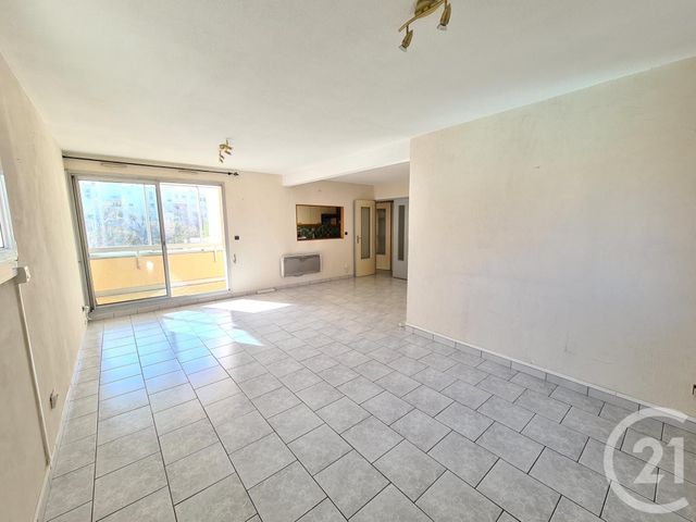 Afficher la photo en grand Appartement F3 à vendre - 4 pièces - 80.0 m2 - TOULON - 83 - PROVENCE-ALPES-COTE-D-AZUR - Century 21 Ouest Immo