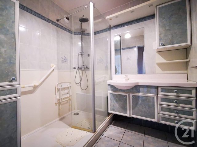 Afficher la photo en grand Appartement F3 à vendre - 4 pièces - 80.0 m2 - TOULON - 83 - PROVENCE-ALPES-COTE-D-AZUR - Century 21 Ouest Immo