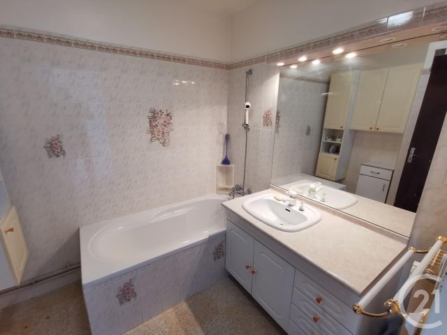 Afficher la photo en grand Appartement T3 à vendre - 3 pièces - 68.54 m2 - TOULON - 83 - PROVENCE-ALPES-COTE-D-AZUR - Century 21 Ouest Immo