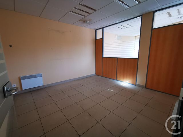 Afficher la photo en grand commerce à vendre - 53.0 m2 - TOULON - 83 - PROVENCE-ALPES-COTE-D-AZUR - Century 21 Ouest Immo
