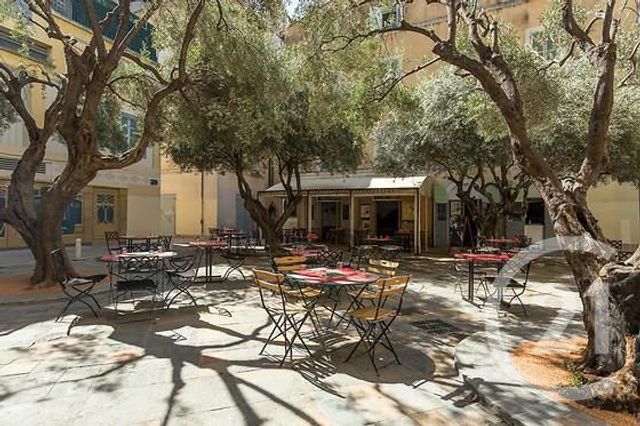 Appartement F4 à vendre - 4 pièces - 88.0 m2 - TOULON - 83 - PROVENCE-ALPES-COTE-D-AZUR - Century 21 Ouest Immo Appartement F4 à vendre - 4 pièces - 88.0 m2 - TOULON - 83 - PROVENCE-ALPES-COTE-D-AZUR - Century 21 Ouest Immo