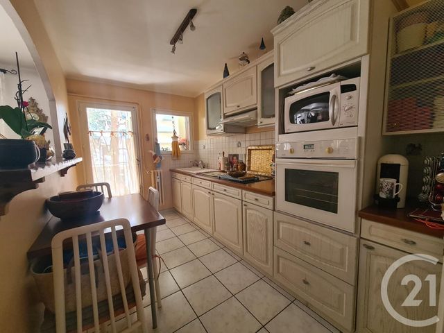 Afficher la photo en grand Appartement F4 à vendre - 4 pièces - 68.24 m2 - TOULON - 83 - PROVENCE-ALPES-COTE-D-AZUR - Century 21 Ouest Immo