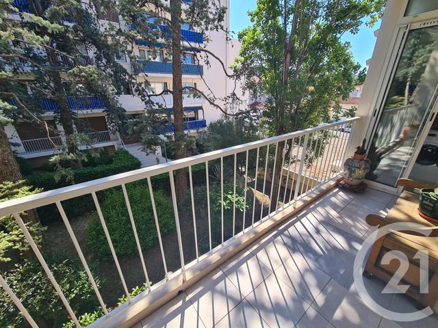 Afficher la photo en grand Appartement F4 à vendre - 4 pièces - 68.24 m2 - TOULON - 83 - PROVENCE-ALPES-COTE-D-AZUR - Century 21 Ouest Immo