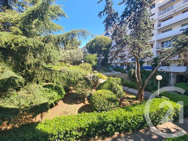 Afficher la photo en grand Appartement F4 à vendre - 4 pièces - 68.24 m2 - TOULON - 83 - PROVENCE-ALPES-COTE-D-AZUR - Century 21 Ouest Immo