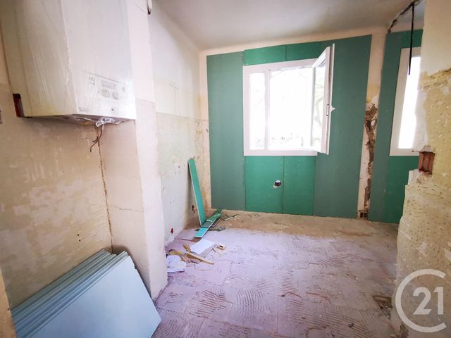 Appartement F3 à vendre - 3 pièces - 52.0 m2 - TOULON - 83 - PROVENCE-ALPES-COTE-D-AZUR - Century 21 Ouest Immo Appartement F3 à vendre - 3 pièces - 52.0 m2 - TOULON - 83 - PROVENCE-ALPES-COTE-D-AZUR - Century 21 Ouest Immo