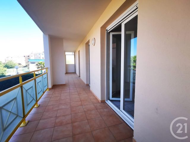 Appartement F3 à vendre - 3 pièces - 52.5 m2 - LA SEYNE SUR MER - 83 - PROVENCE-ALPES-COTE-D-AZUR - Century 21 Ouest Immo Appartement F3 à vendre - 3 pièces - 52.5 m2 - LA SEYNE SUR MER - 83 - PROVENCE-ALPES-COTE-D-AZUR - Century 21 Ouest Immo