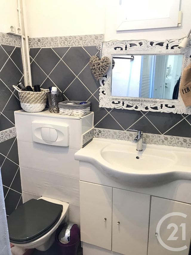 Appartement T3 à vendre - 3 pièces - 66.13 m2 - TOULON - 83 - PROVENCE-ALPES-COTE-D-AZUR - Century 21 Ouest Immo Appartement T3 à vendre - 3 pièces - 66.13 m2 - TOULON - 83 - PROVENCE-ALPES-COTE-D-AZUR - Century 21 Ouest Immo