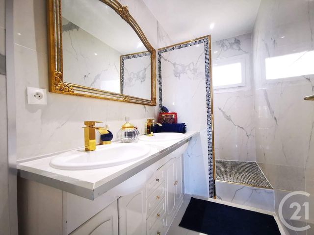 Appartement F4 à vendre - 4 pièces - 76.0 m2 - TOULON - 83 - PROVENCE-ALPES-COTE-D-AZUR - Century 21 Ouest Immo Appartement F4 à vendre - 4 pièces - 76.0 m2 - TOULON - 83 - PROVENCE-ALPES-COTE-D-AZUR - Century 21 Ouest Immo