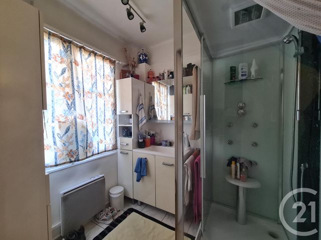 Appartement F3 à vendre - 3 pièces - 64.0 m2 - TOULON - 83 - PROVENCE-ALPES-COTE-D-AZUR - Century 21 Ouest Immo Appartement F3 à vendre - 3 pièces - 64.0 m2 - TOULON - 83 - PROVENCE-ALPES-COTE-D-AZUR - Century 21 Ouest Immo
