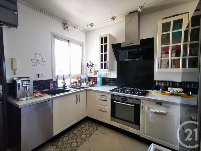 Afficher la photo en grand Appartement F4 à vendre - 4 pièces - 64.83 m2 - TOULON - 83 - PROVENCE-ALPES-COTE-D-AZUR - Century 21 Ouest Immo