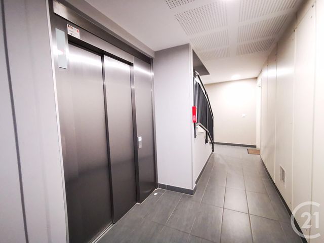 Afficher la photo en grand Appartement F3 à vendre - 3 pièces - 58.74 m2 - TOULON - 83 - PROVENCE-ALPES-COTE-D-AZUR - Century 21 Ouest Immo