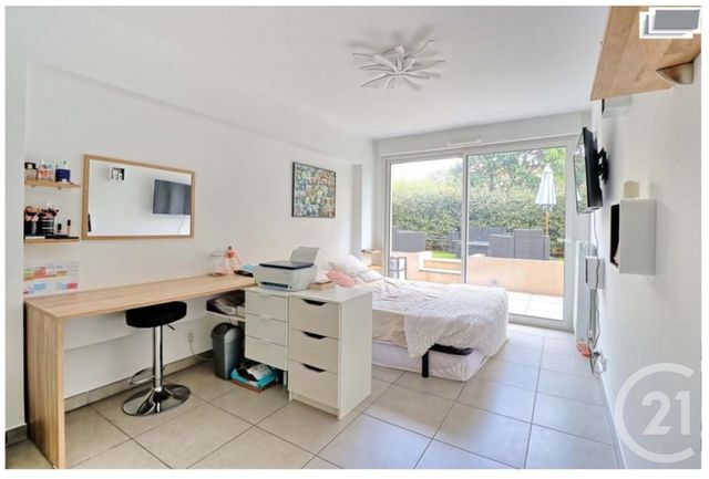 Afficher la photo en grand Appartement F4 à vendre - 4 pièces - 100.0 m2 - TOULON - 83 - PROVENCE-ALPES-COTE-D-AZUR - Century 21 Ouest Immo