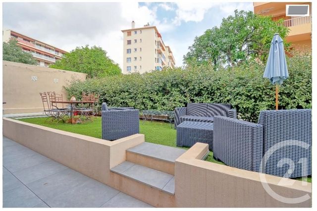 Afficher la photo en grand Appartement F4 à vendre - 4 pièces - 100.0 m2 - TOULON - 83 - PROVENCE-ALPES-COTE-D-AZUR - Century 21 Ouest Immo