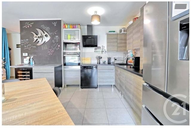 Afficher la photo en grand Appartement F4 à vendre - 4 pièces - 100.0 m2 - TOULON - 83 - PROVENCE-ALPES-COTE-D-AZUR - Century 21 Ouest Immo