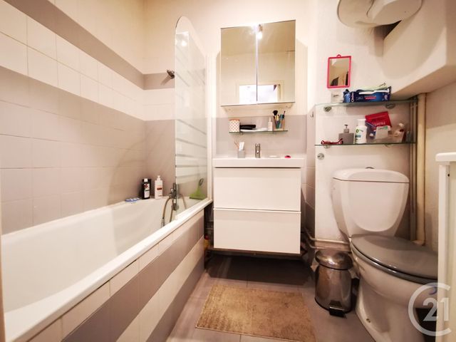 Afficher la photo en grand Appartement F2 à vendre - 2 pièces - 43.2 m2 - TOULON - 83 - PROVENCE-ALPES-COTE-D-AZUR - Century 21 Ouest Immo