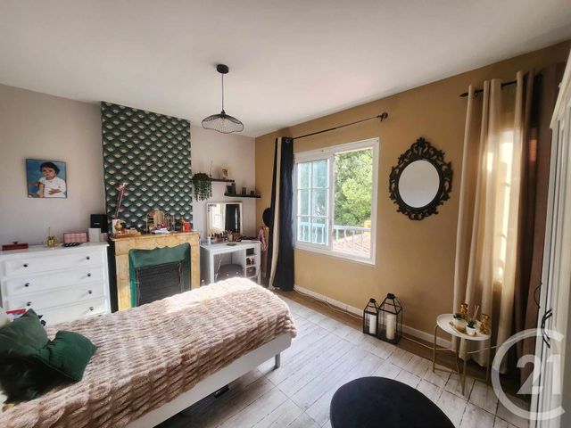 Afficher la photo en grand Appartement F5 à vendre - 7 pièces - 180.0 m2 - TOULON - 83 - PROVENCE-ALPES-COTE-D-AZUR - Century 21 Ouest Immo