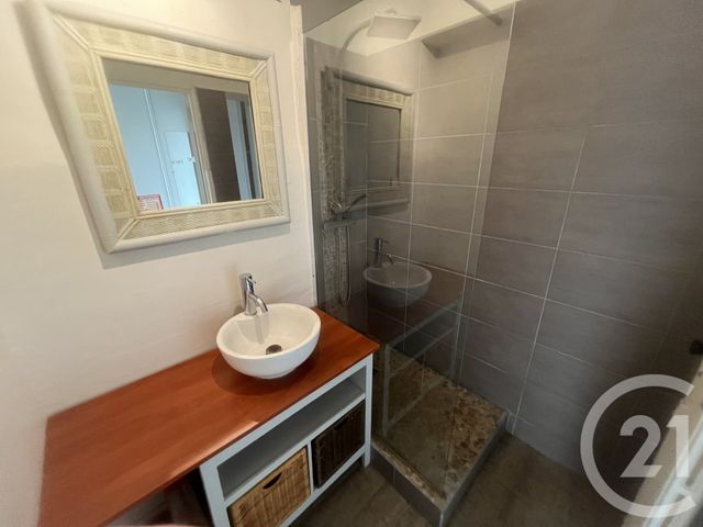 Appartement T2 à vendre - 2 pièces - 48.6 m2 - TOULON - 83 - PROVENCE-ALPES-COTE-D-AZUR - Century 21 Ouest Immo