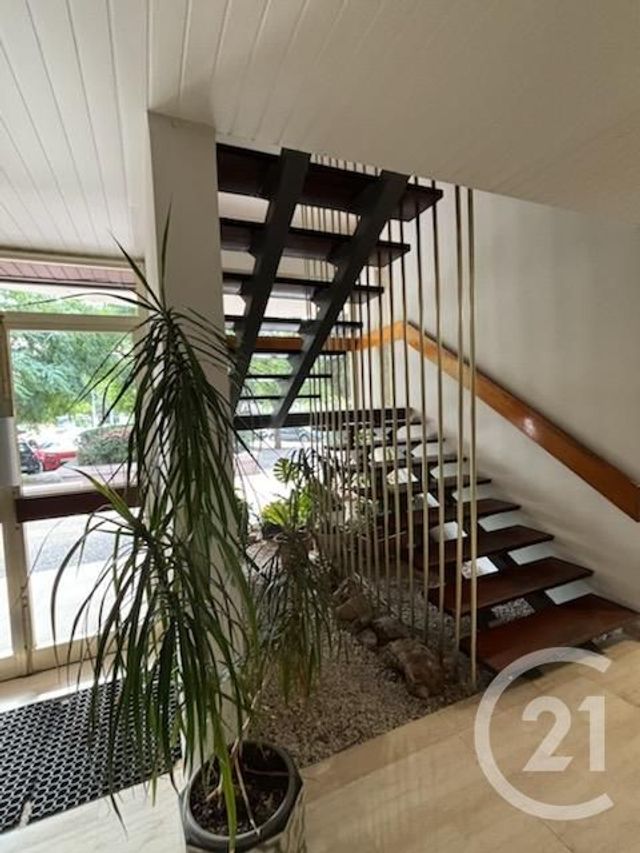 Appartement F4 à louer - 4 pièces - 103.2 m2 - TOULON - 83 - PROVENCE-ALPES-COTE-D-AZUR - Century 21 Ouest Immo