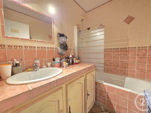 Afficher la photo en grand Appartement à vendre - 3 pièces - 60.0 m2 - TOULON - 83 - PROVENCE-ALPES-COTE-D-AZUR - Century 21 Ouest Immo