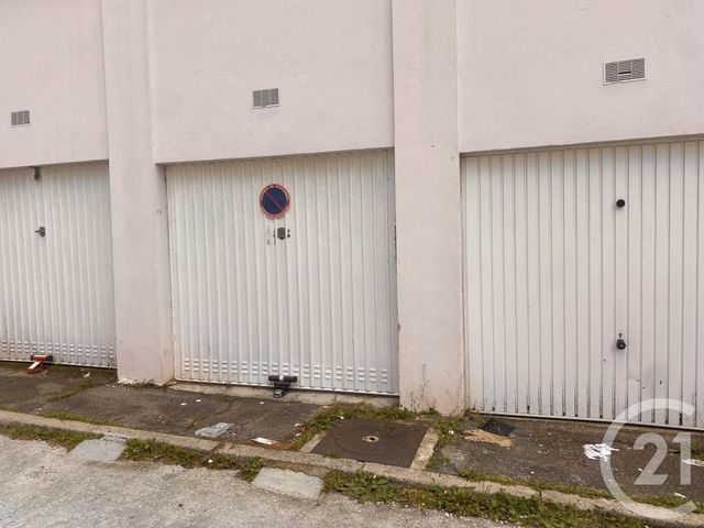 Afficher la photo en grand Appartement à vendre - 3 pièces - 60.0 m2 - TOULON - 83 - PROVENCE-ALPES-COTE-D-AZUR - Century 21 Ouest Immo