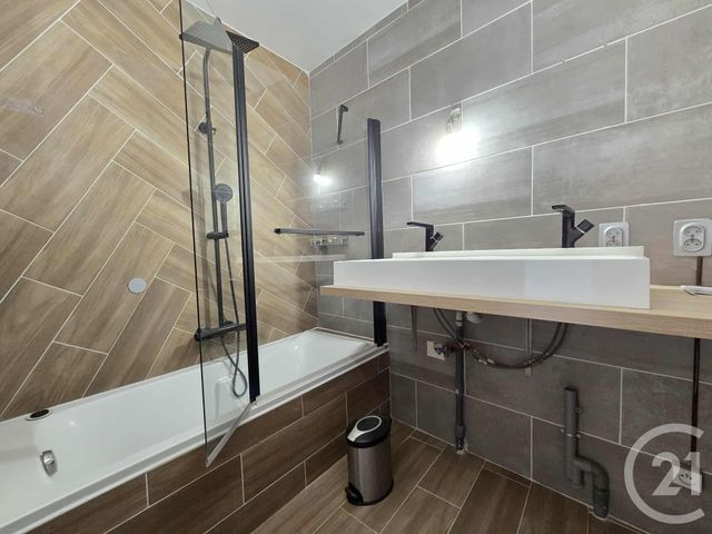 Appartement F3 à vendre - 3 pièces - 70.0 m2 - TOULON - 83 - PROVENCE-ALPES-COTE-D-AZUR - Century 21 Ouest Immo