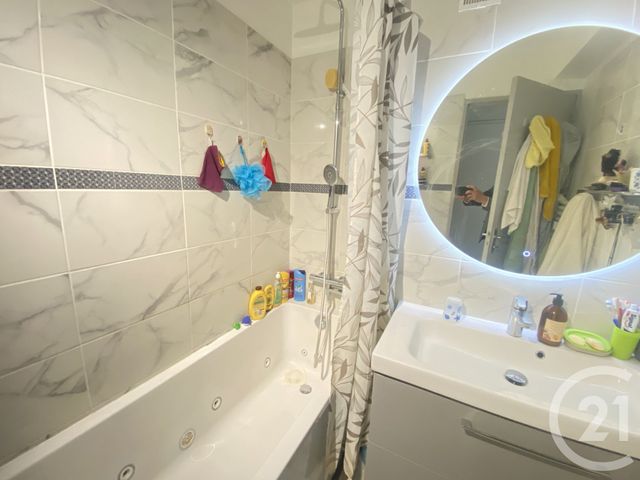 Afficher la photo en grand Appartement à vendre - 3 pièces - 58.0 m2 - TOULON - 83 - PROVENCE-ALPES-COTE-D-AZUR - Century 21 Ouest Immo