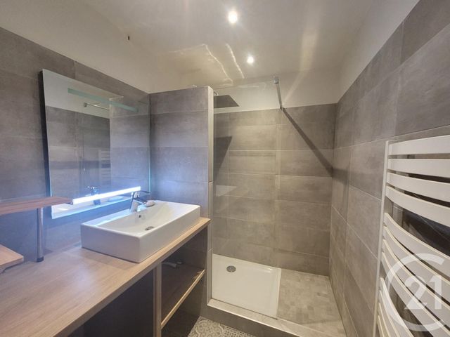 Afficher la photo en grand Appartement T3 à vendre - 3 pièces - 59.73 m2 - TOULON - 83 - PROVENCE-ALPES-COTE-D-AZUR - Century 21 Ouest Immo