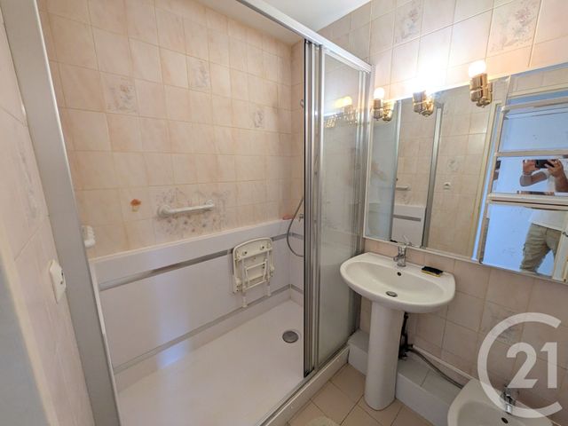 Appartement T4 à vendre - 4 pièces - 71.0 m2 - TOULON - 83 - PROVENCE-ALPES-COTE-D-AZUR - Century 21 Ouest Immo