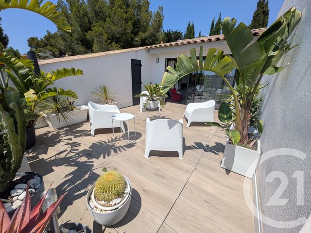 Appartement T4 à vendre - 4 pièces - 124.92 m2 - SANARY SUR MER - 83 - PROVENCE-ALPES-COTE-D-AZUR - Century 21 Ouest Immo