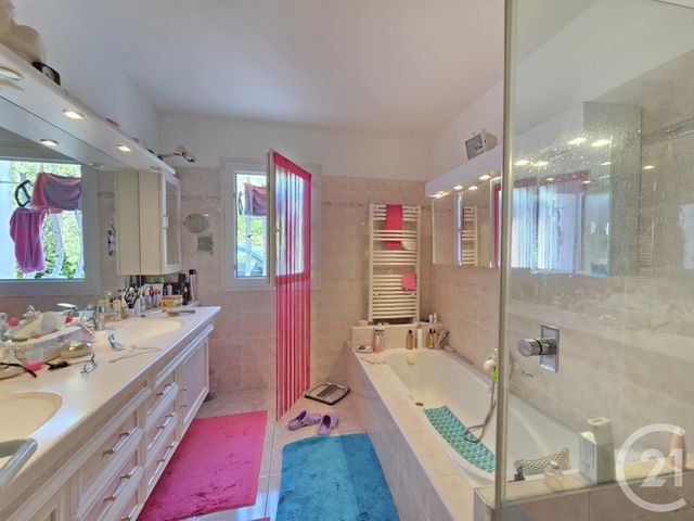 maison à vendre - 5 pièces - 170.0 m2 - SIX FOURS LES PLAGES - 83 - PROVENCE-ALPES-COTE-D-AZUR - Century 21 Ouest Immo