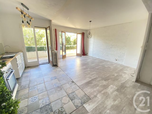 Appartement à vendre - 3 pièces - 75.0 m2 - TOULON - 83 - PROVENCE-ALPES-COTE-D-AZUR - Century 21 Ouest Immo