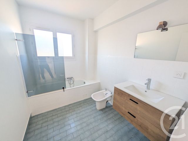 Appartement T3 à vendre - 3 pièces - 74.67 m2 - TOULON - 83 - PROVENCE-ALPES-COTE-D-AZUR - Century 21 Ouest Immo