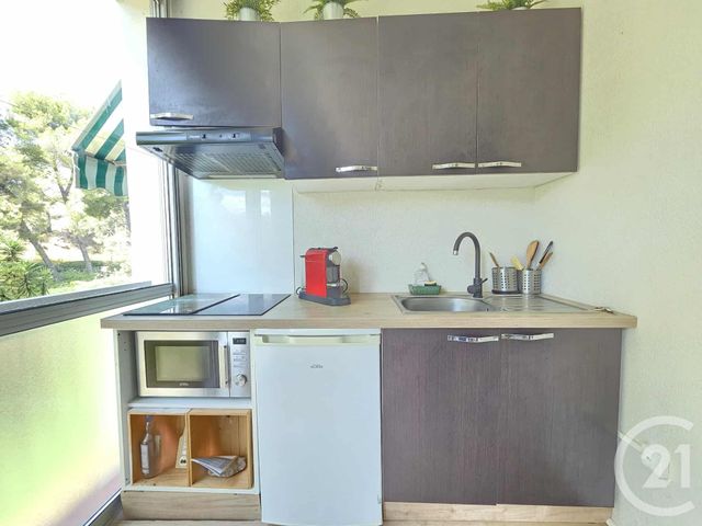 Afficher la photo en grand Appartement F1 à vendre - 1 pièce - 28.0 m2 - BANDOL - 83 - PROVENCE-ALPES-COTE-D-AZUR - Century 21 Ouest Immo