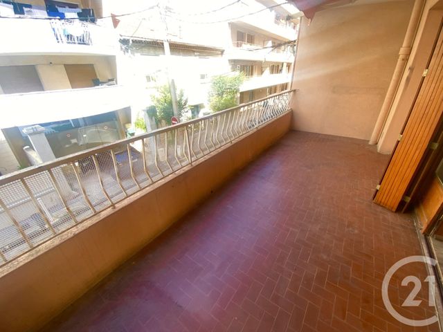 Afficher la photo en grand Appartement F2 à vendre - 2 pièces - 52.0 m2 - TOULON - 83 - PROVENCE-ALPES-COTE-D-AZUR - Century 21 Ouest Immo