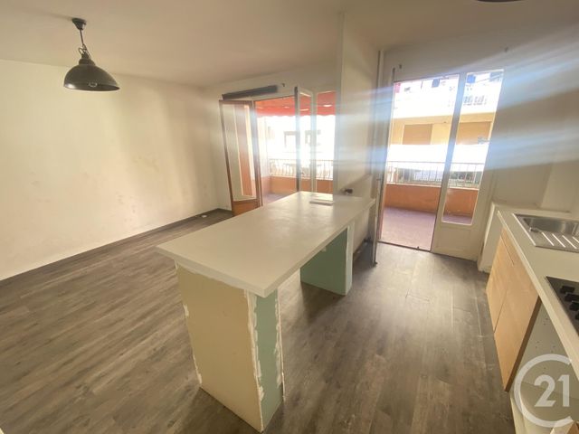 Afficher la photo en grand Appartement F2 à vendre - 2 pièces - 52.0 m2 - TOULON - 83 - PROVENCE-ALPES-COTE-D-AZUR - Century 21 Ouest Immo