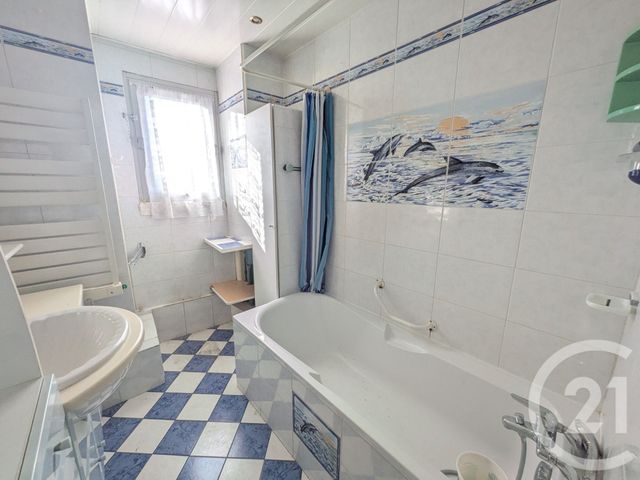Afficher la photo en grand Appartement T4 à vendre - 4 pièces - 76.33 m2 - TOULON - 83 - PROVENCE-ALPES-COTE-D-AZUR - Century 21 Ouest Immo