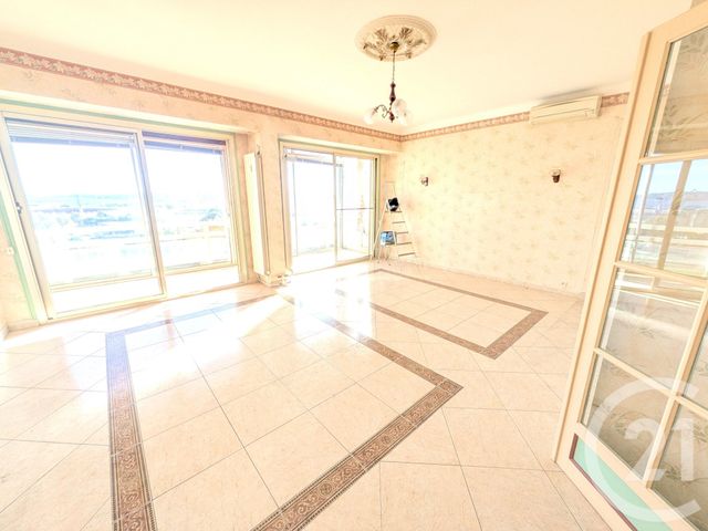 Afficher la photo en grand Appartement T4 à vendre - 4 pièces - 76.33 m2 - TOULON - 83 - PROVENCE-ALPES-COTE-D-AZUR - Century 21 Ouest Immo