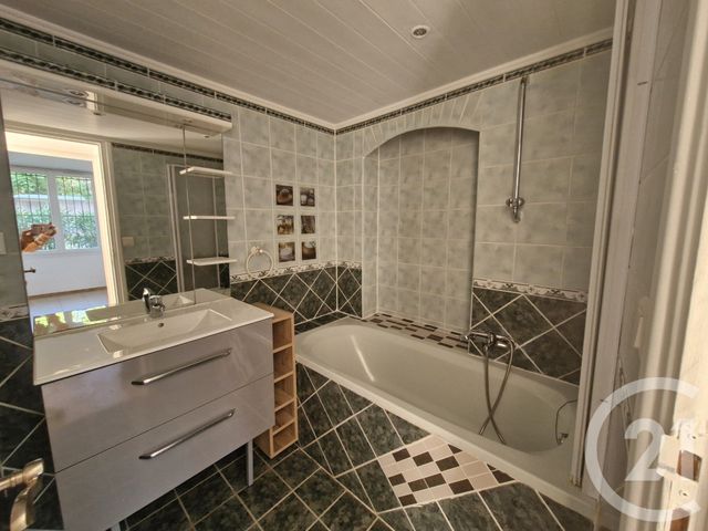 Appartement F4 à louer - 4 pièces - 64.37 m2 - TOULON - 83 - PROVENCE-ALPES-COTE-D-AZUR - Century 21 Ouest Immo