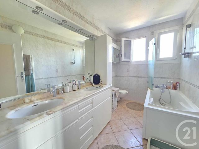 immeuble à vendre - 450.0 m2 - SIX FOURS LES PLAGES - 83 - PROVENCE-ALPES-COTE-D-AZUR - Century 21 Ouest Immo