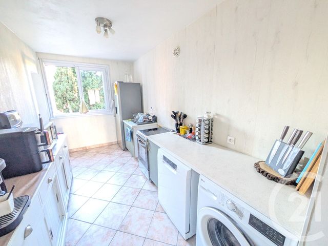 Afficher la photo en grand Appartement T4 à vendre - 4 pièces - 91.7 m2 - TOULON - 83 - PROVENCE-ALPES-COTE-D-AZUR - Century 21 Ouest Immo