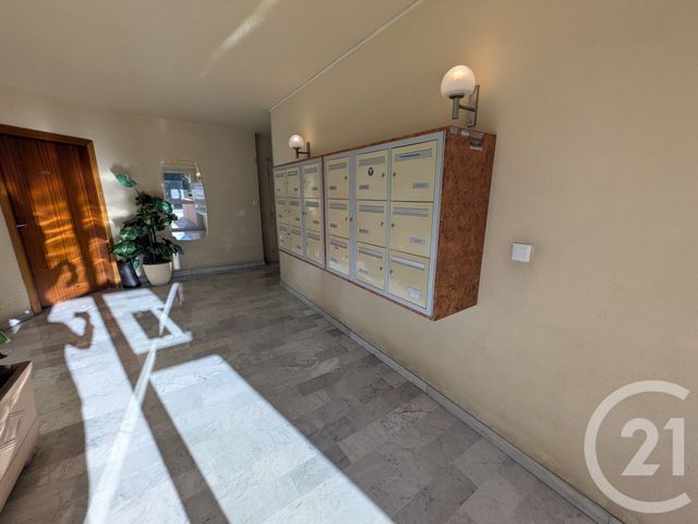 Afficher la photo en grand Appartement T4 à vendre - 4 pièces - 91.7 m2 - TOULON - 83 - PROVENCE-ALPES-COTE-D-AZUR - Century 21 Ouest Immo